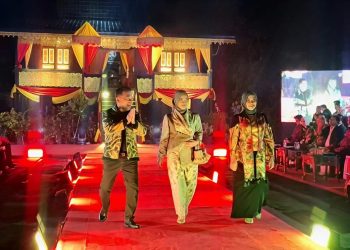Jambi Fashion Trend: Batik Jambi Bersinar, Al Haris Apresiasi Desainer Daerah.dok.ist