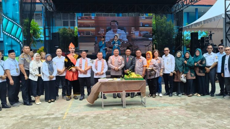 Gubernur Al Haris di HUT SMAN 3 Jambi: Prestasi Akademik Penting, Bahaya Narkoba dan Radikalisme Waspada.dok.ist