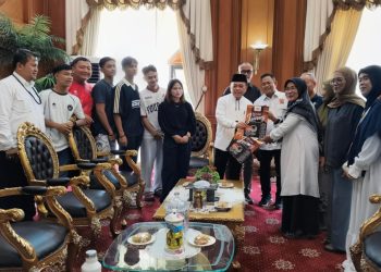 Gubernur Al Haris Beri Apresiasi Istimewa: Orang Tua Atlet Peraih Emas PON Di-Umrohkan.dok.ist