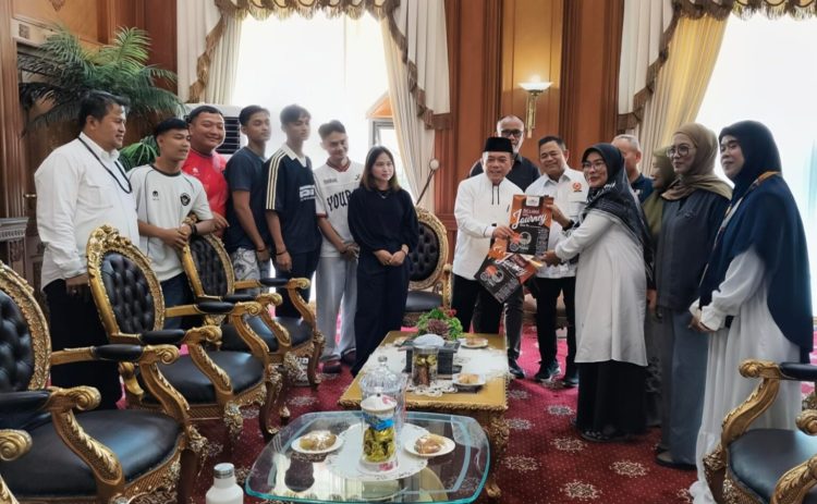 Gubernur Al Haris Beri Apresiasi Istimewa: Orang Tua Atlet Peraih Emas PON Di-Umrohkan.dok.ist