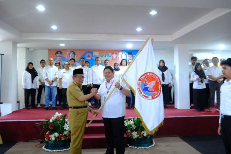 Wagub Abdullah Sani Kukuhkan Pengurus FPRB Provinsi Jambi.foto dok.ist
