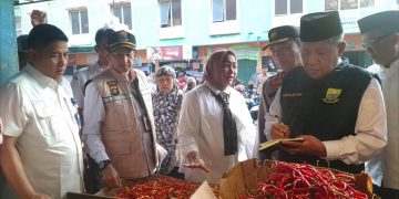 Wagub Abdullah Sani Pastikan Ketersediaan dan Harga Pangan Saat Sidak Pasar Angso Duo.Foto:dok.ist