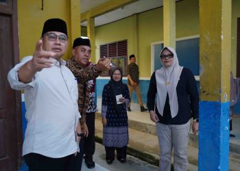 Pastikan Tepat Sasaran, Bupati Dillah Monitoring Pembangunan di Mendahara Ulu.Foto:dok.ist