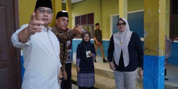 Pastikan Tepat Sasaran, Bupati Dillah Monitoring Pembangunan di Mendahara Ulu.Foto:dok.ist