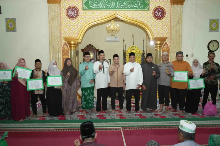 Safari Ramadan Ketiga, Bupati–Wabup Tanjabtim Pererat Silaturahmi di Masjid Nurul Hidayat Sungai Sayang.Foto:dok.ist