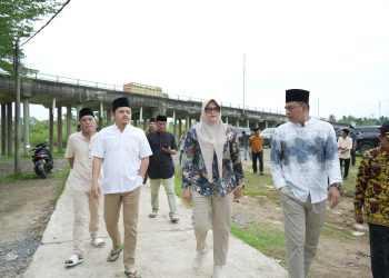 Cek Progres Pembangunan, Bupati dan Wabup Tanjab Timur Lakukan Monev di Muara Sabak Timur.Foto:dok.ist