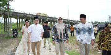 Cek Progres Pembangunan, Bupati dan Wabup Tanjab Timur Lakukan Monev di Muara Sabak Timur.Foto:dok.ist