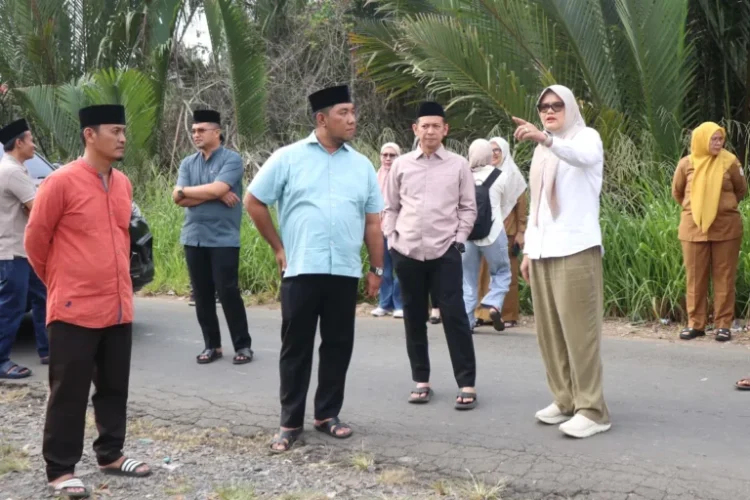 Pastikan Program Berjalan Baik, Bupati dan Wabup Tanjab Timur Evaluasi Pembangunan Kuala Jambi.Foto:dok.ist