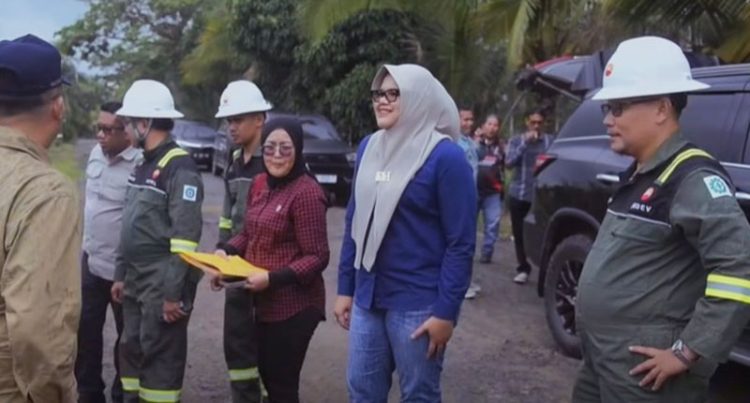 Bupati Dillah Tinjau Langsung Progres Pembangunan Jalan dan Jembatan di Mendahara.Foto:dok.ist
